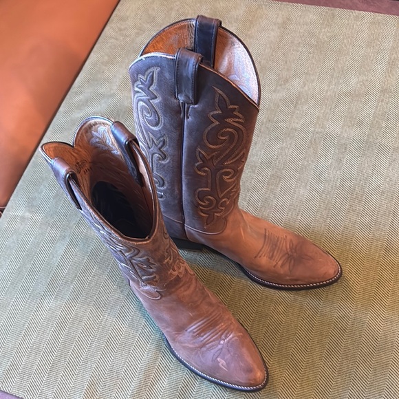 Justin Boots Brown Cowboy Western Boots. - Picture 1 of 4